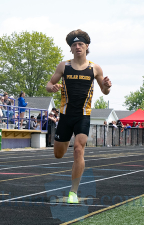 Hardin Northern's Zeb Wilson competes in the 800 m dash on Satur